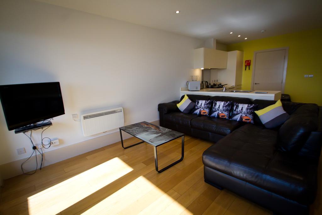 Merchant Quarters Apartments Liverpool Room photo