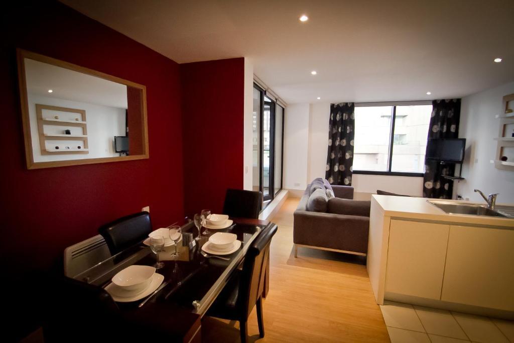 Merchant Quarters Apartments Liverpool Room photo